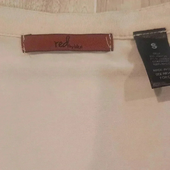 BKE Red Crochet Pheasant Boho Top Size S Vneck Henley BEIGE. EUC - Picture 6 of 10